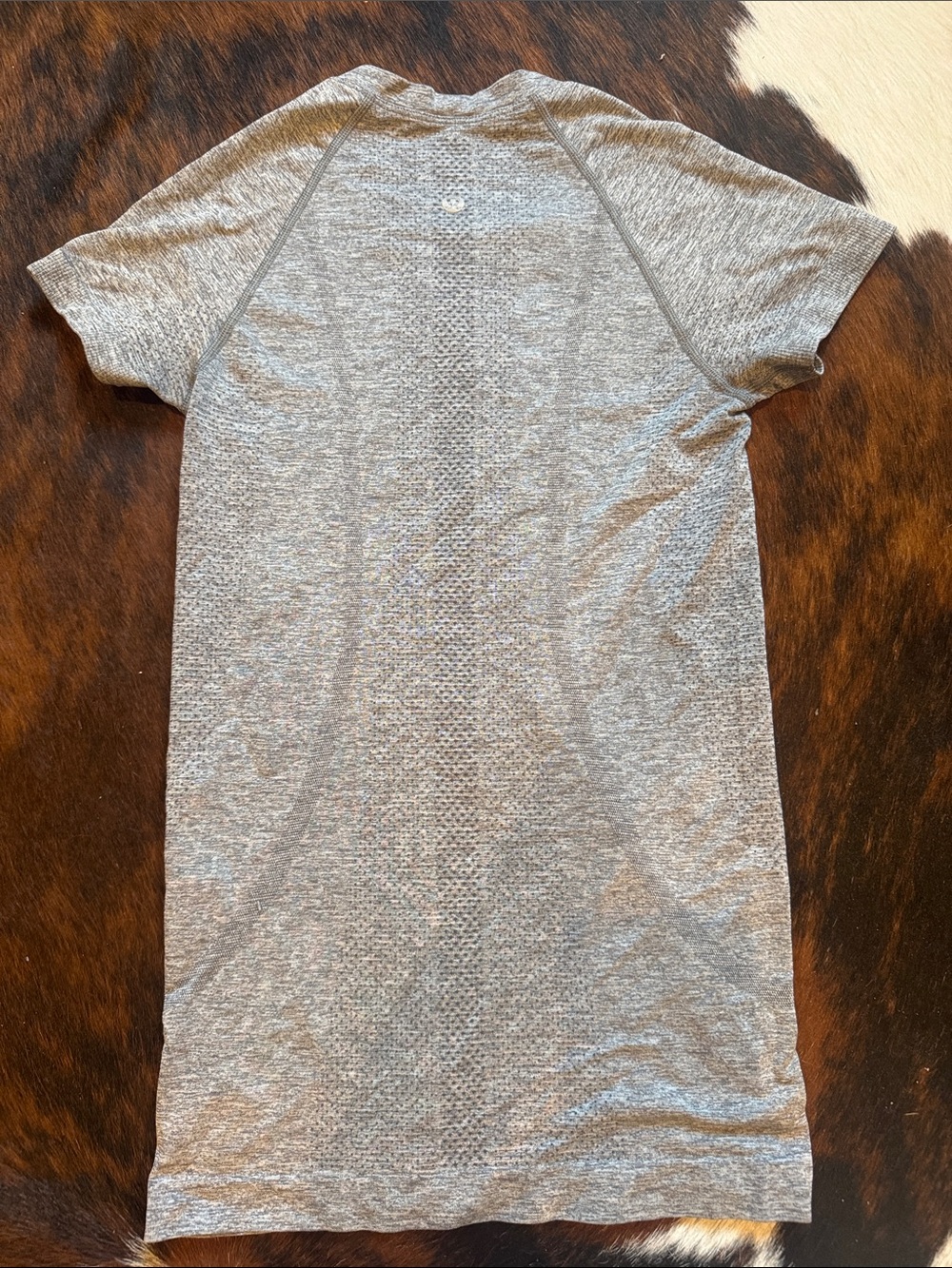 lululemon athletica Heather Gray Short Sleeve Athletic Top - Picture 2 of 2